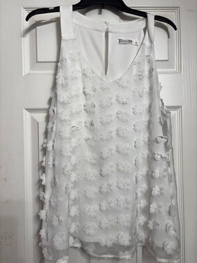 New York & Company White 3D Floral Applique Sleeveless Camisole